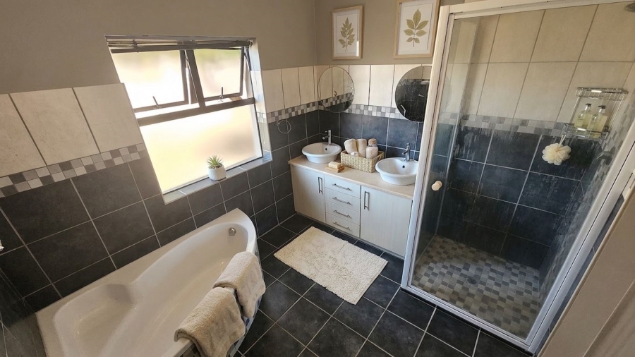 4 Bedroom Property for Sale in Mossel Bay Golf Estate Western Cape
